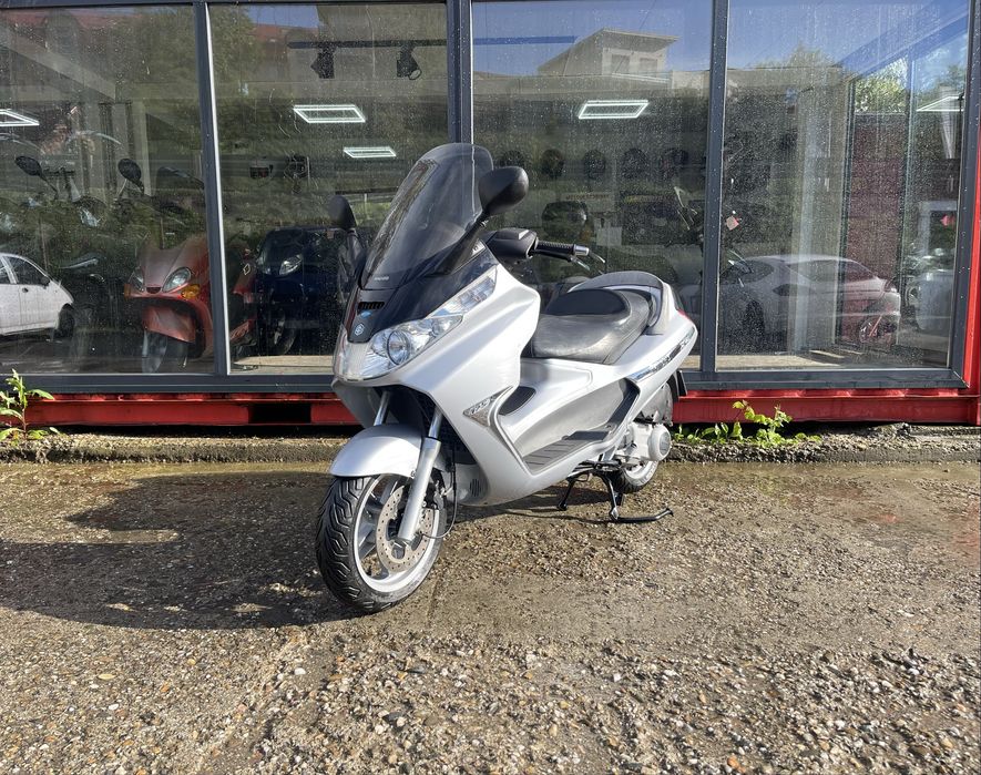 Scuter Piaggio X8 125 cc