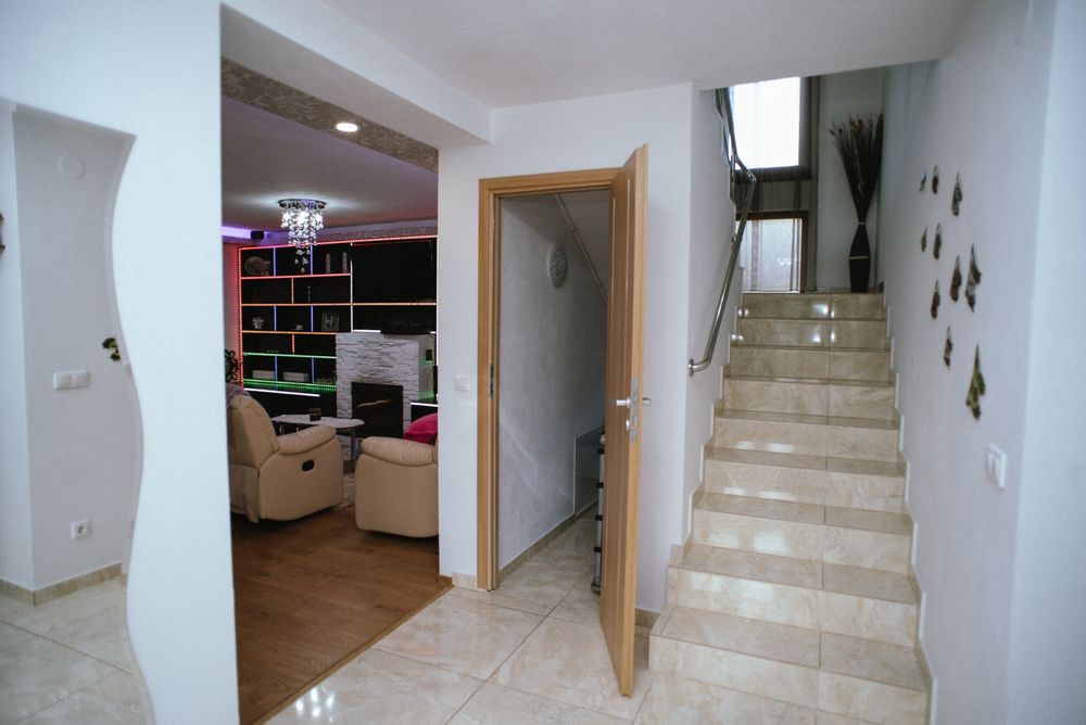 Casa noua de vanzare