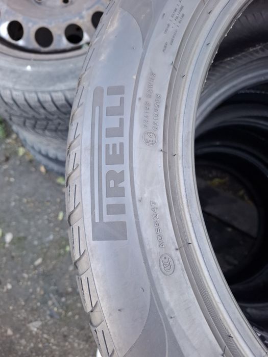 Vand 2 anvelope 275 45 20 pireli  de iarna