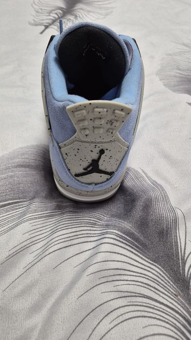 Jordan 4 University blue nike