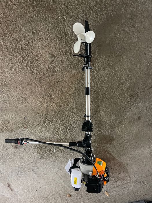 Двигател за лодка Извънбордов мотор за лодка