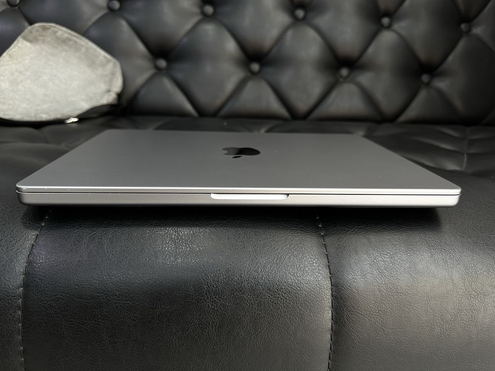 Apple MacBook Pro M1 Pro 2021 года в хорошем  состояние