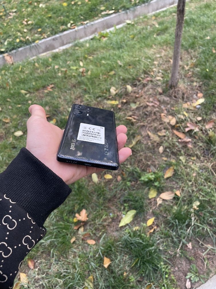 Poco f5 5G/ 200$
