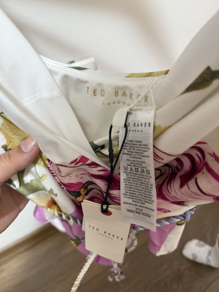 Нови бански ХС, Ted Baker