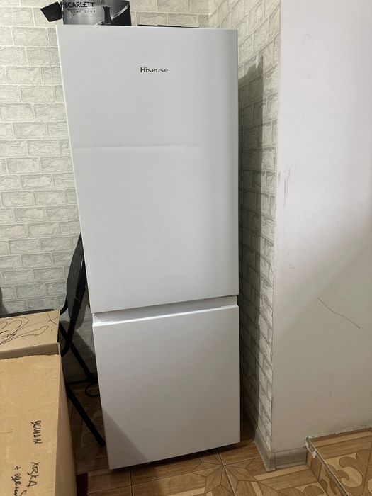 Холодильник hisense