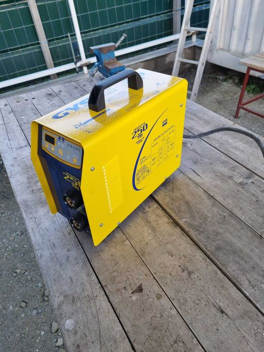 Aparat de sudura Gys Inverter 250 Tri