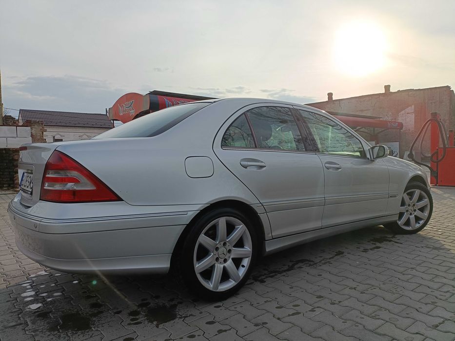 Mercedes C 220 CDI 240K kilometri