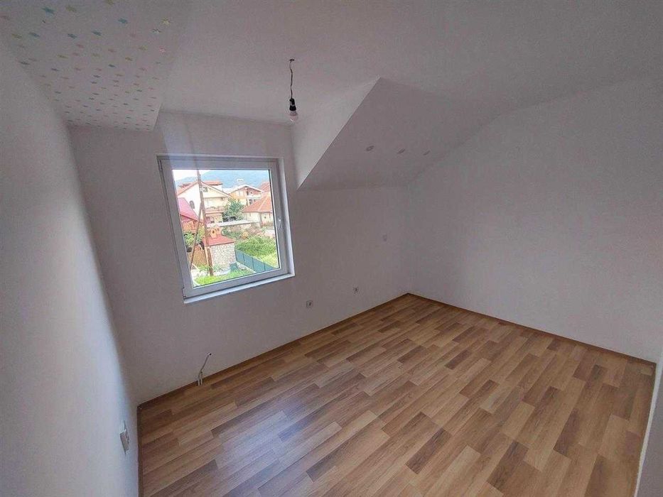 Дава се под наем Тристаен апартамент в Пловдив, Южен - 85 кв.м за 351.9 € - Снимка #6