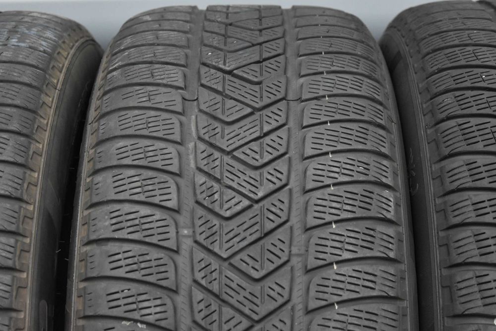 Зимни гуми 235/55/19 Pirelli