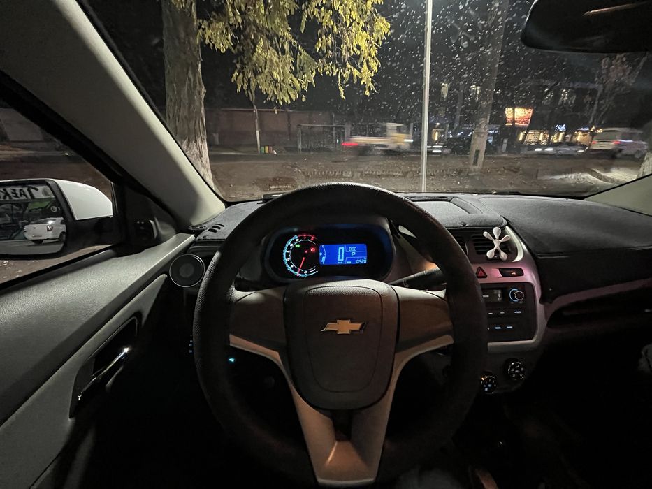 Кобальт 2025 автомат сотилади