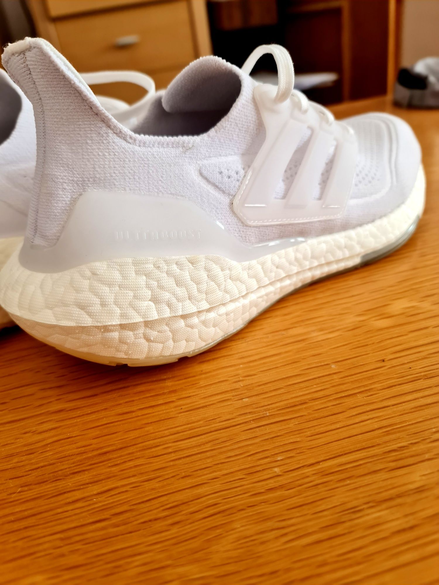 Adidas albi ULTRABOOST,NOI,nr.42 2/3