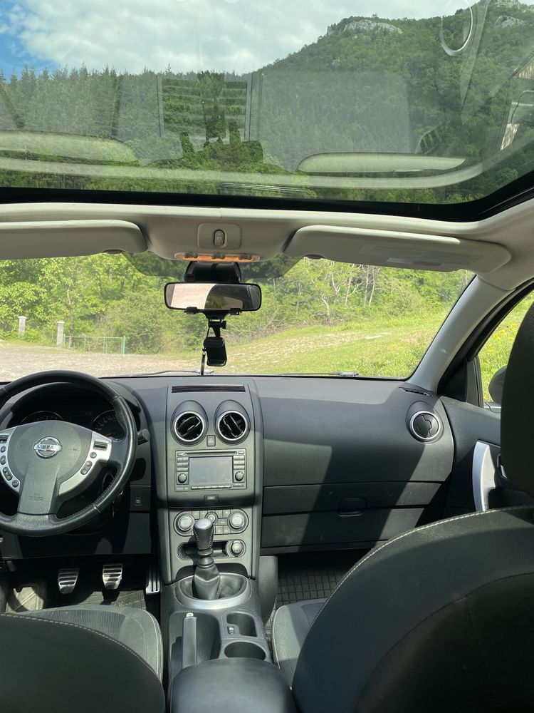 Nisan Qashqai 2.0 i