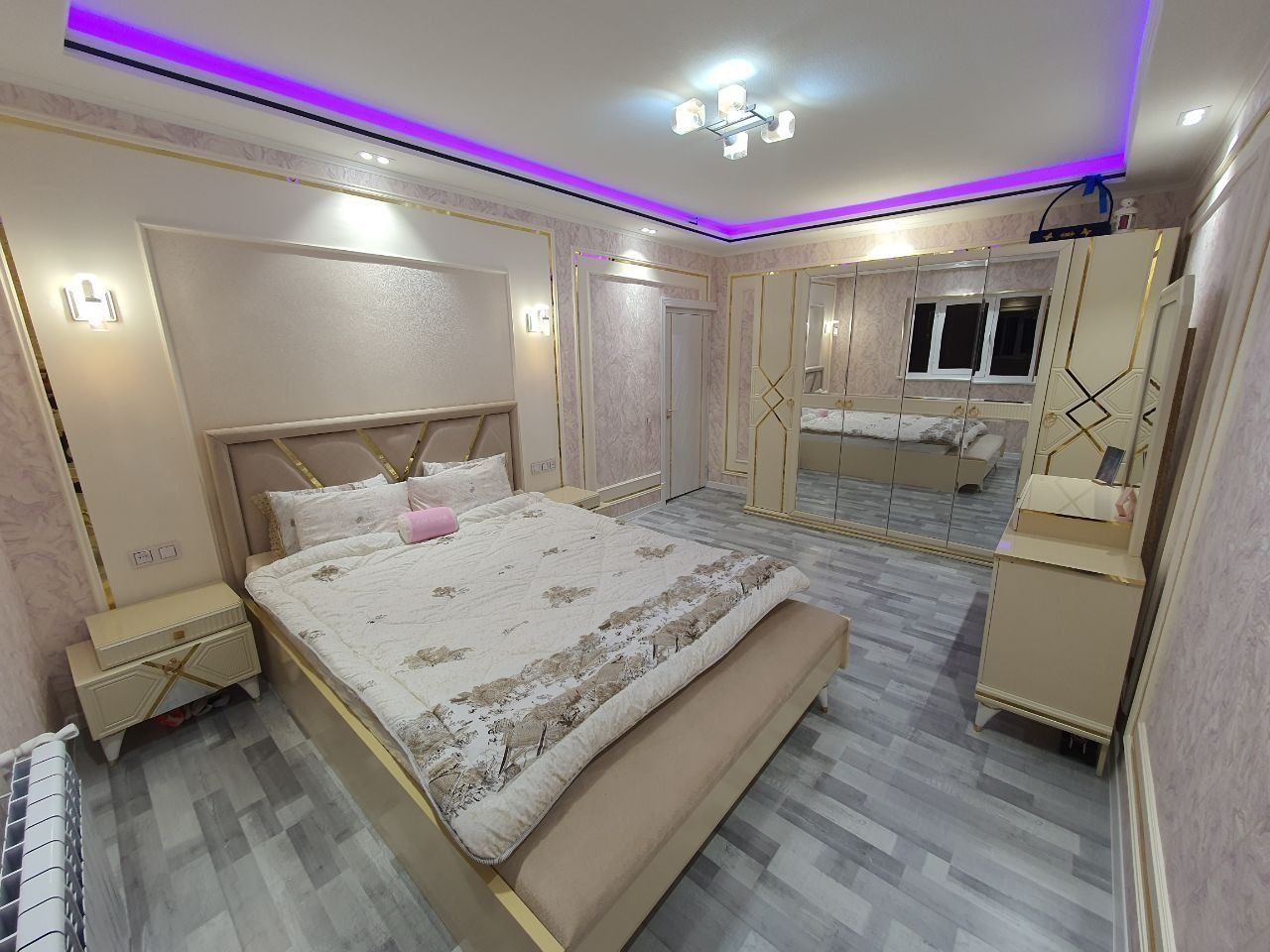 Ц2A 4-хонали барча жихозлари билан  сотилади 75.000$
