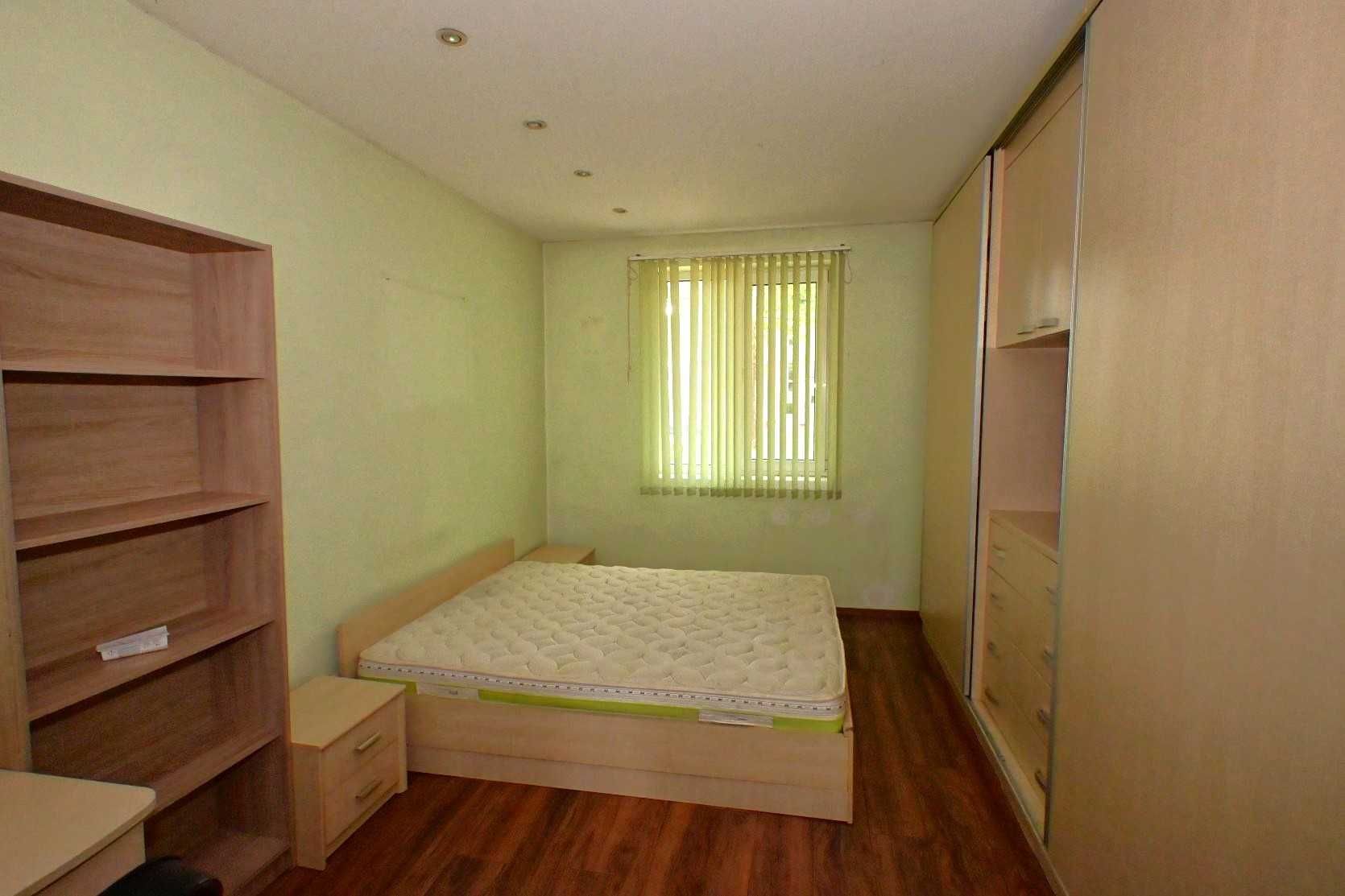 Продава двустаен обзаведен апартамент в гр. Перник, кв. Твърди ливади