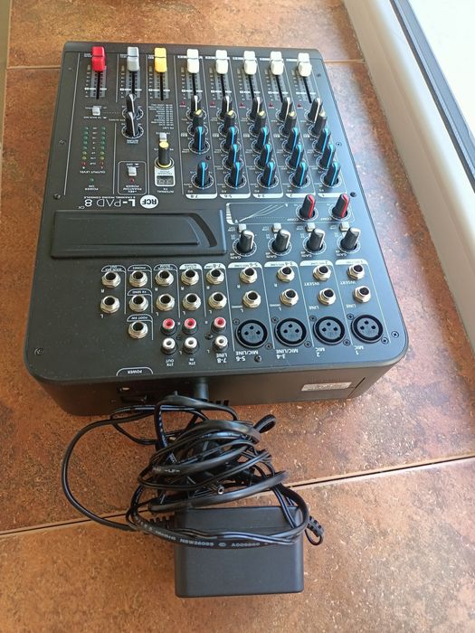 Mixer audio RCF. 8 canale.