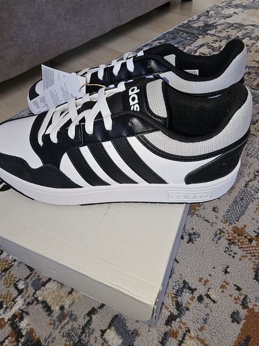 Мъжки кецове на Adidas