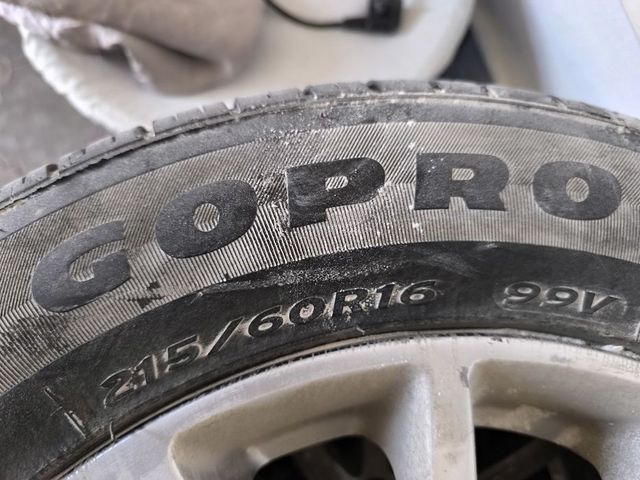 Диска Балоны менен 215 /60 R16