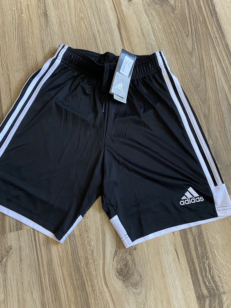 Оригинални нови черни къси панталони ADIDAS ! XS, 2 XL