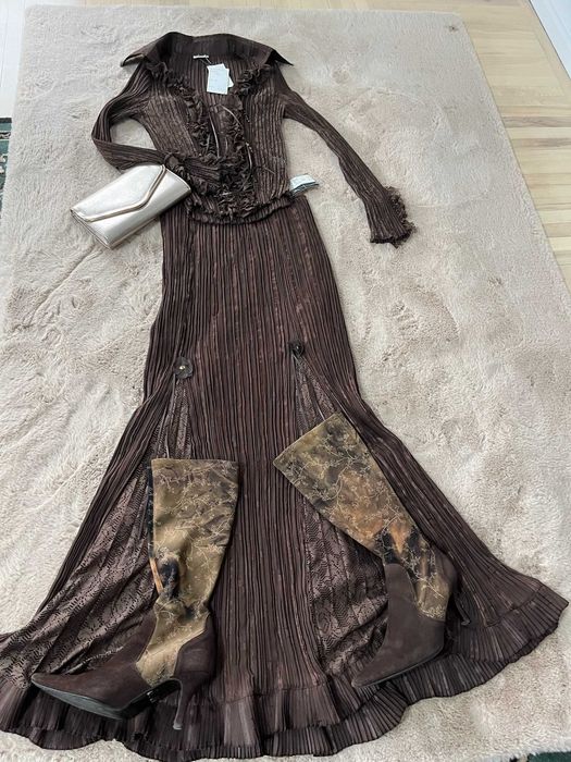 Costum nou elegant fusta si bluza achizitionat din Dubai, marimea 42