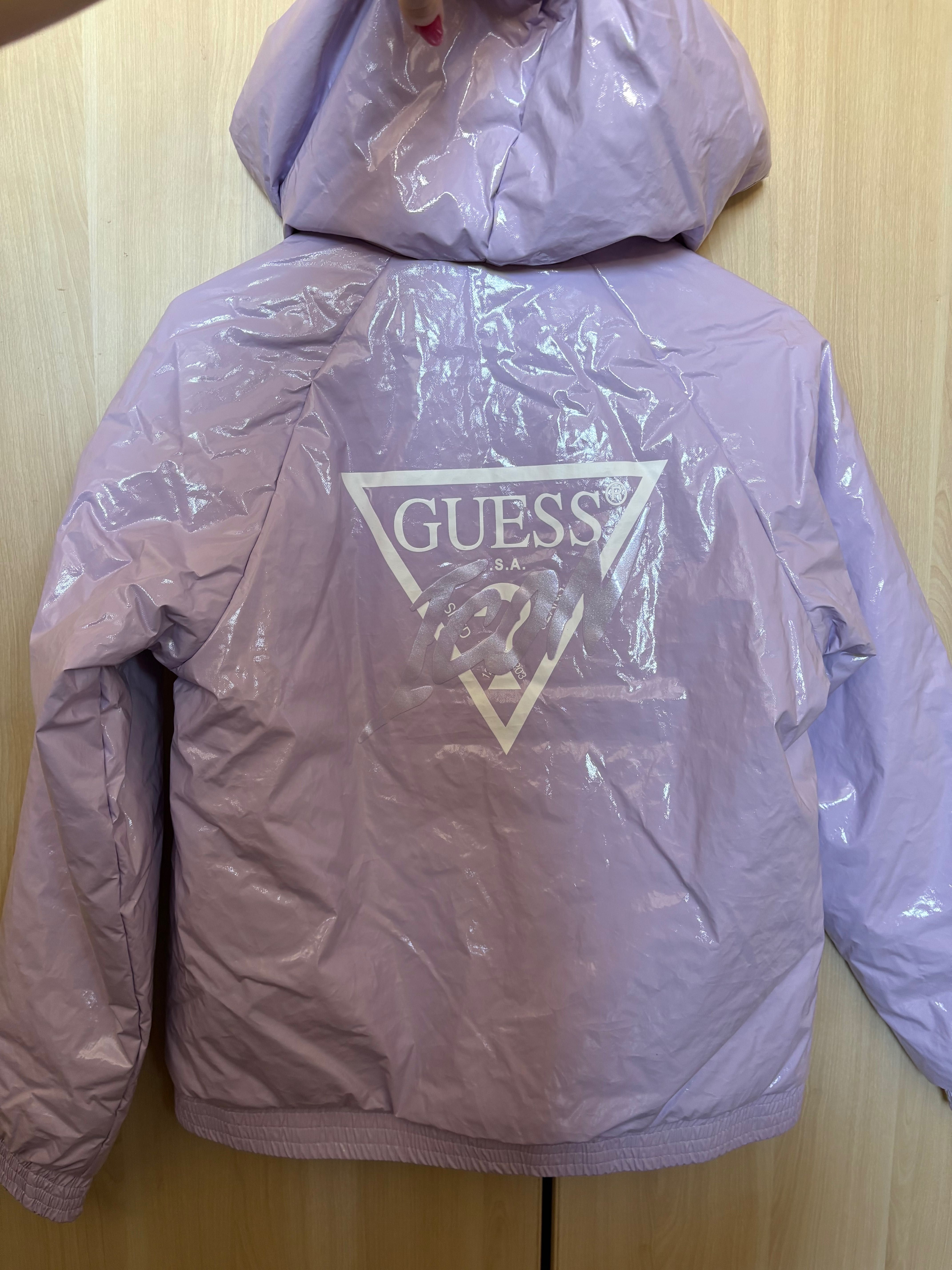 Ново дамско преходно яке на Guess