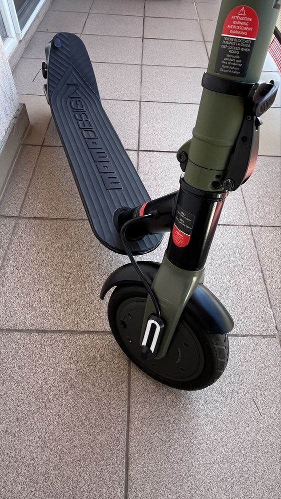Trotineta electrica MOMO DESIGN EVO9