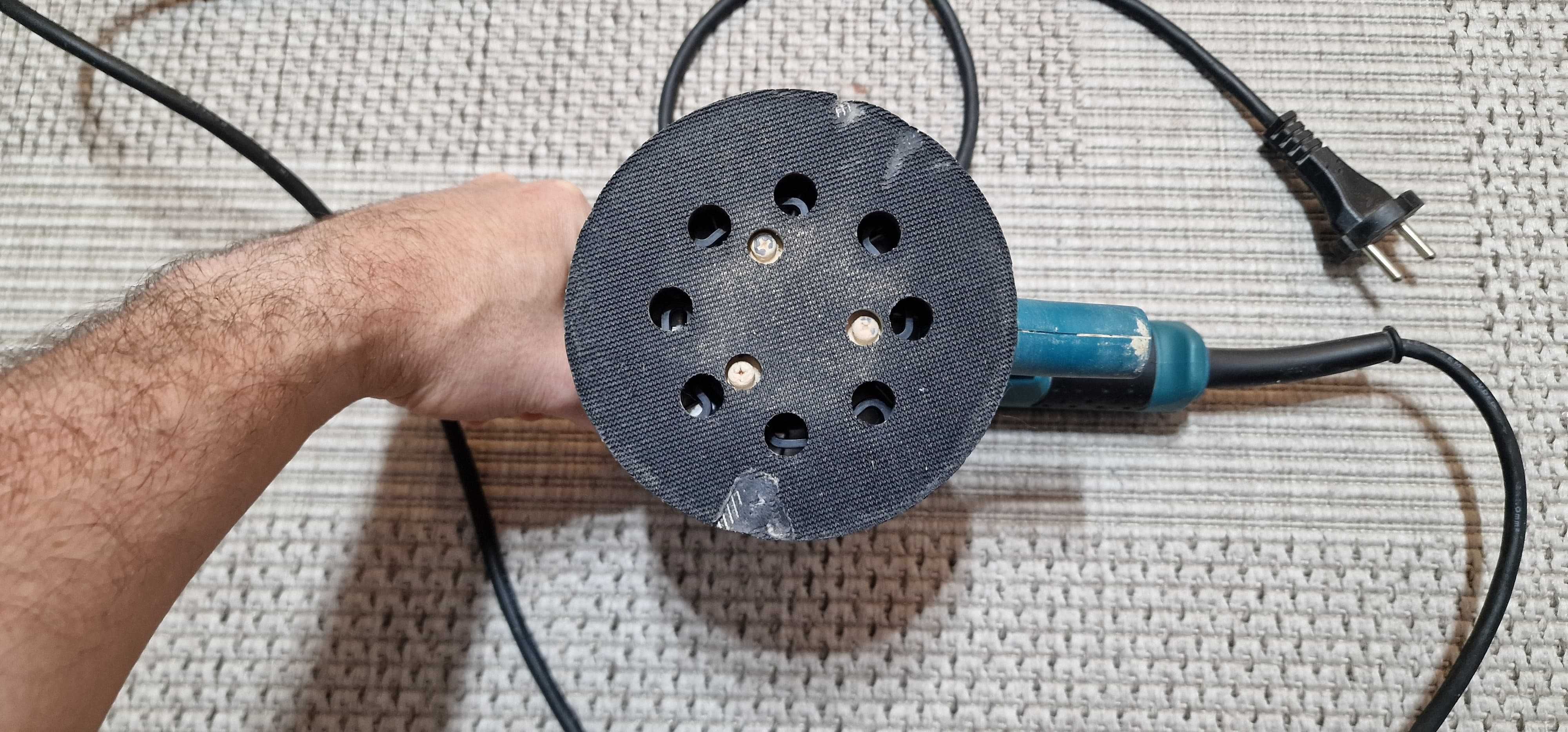 Makita BO5041, 300 W, 125 mm + Makita MAKPAC TIP2 + 50 discuri P150