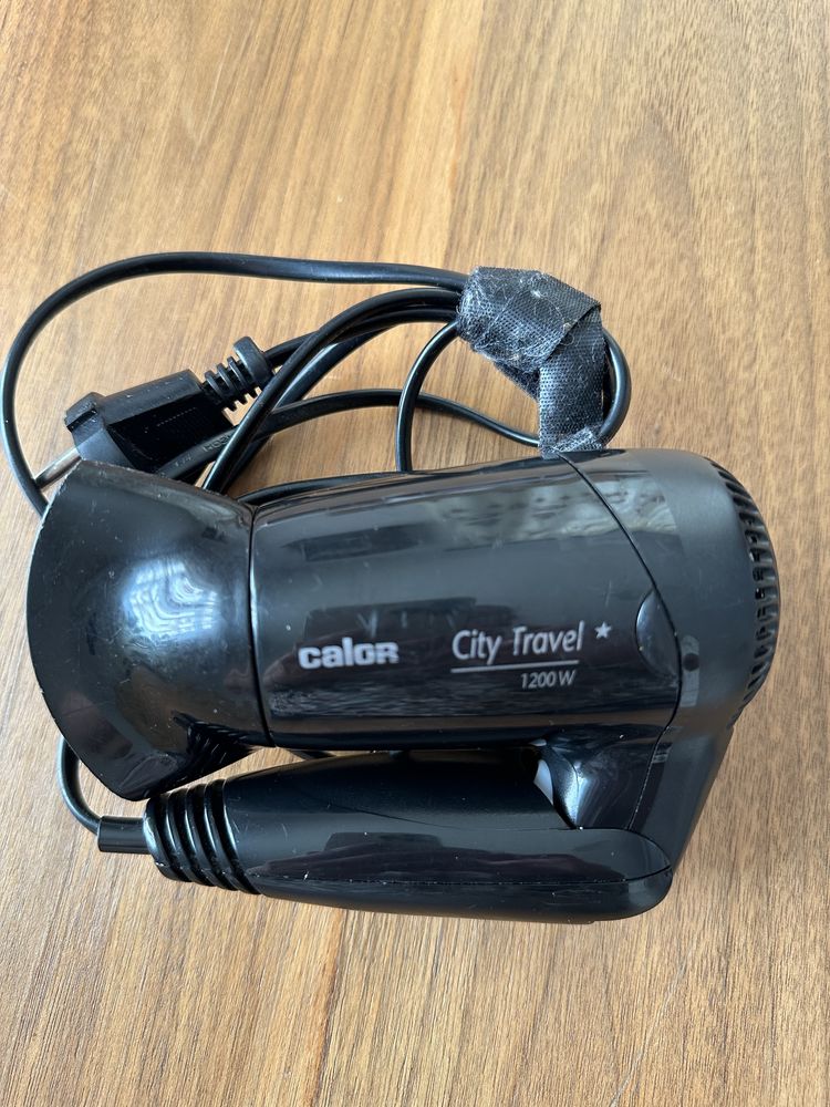 Преса за коса Philips и Черен сгъваем сешоар Calor City travel