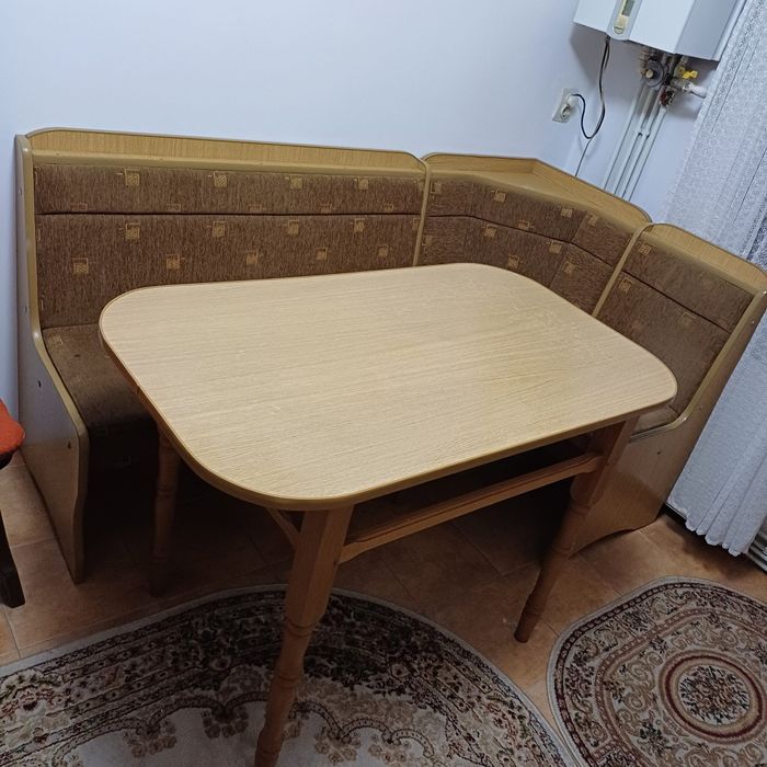 Vând Masa și colțar