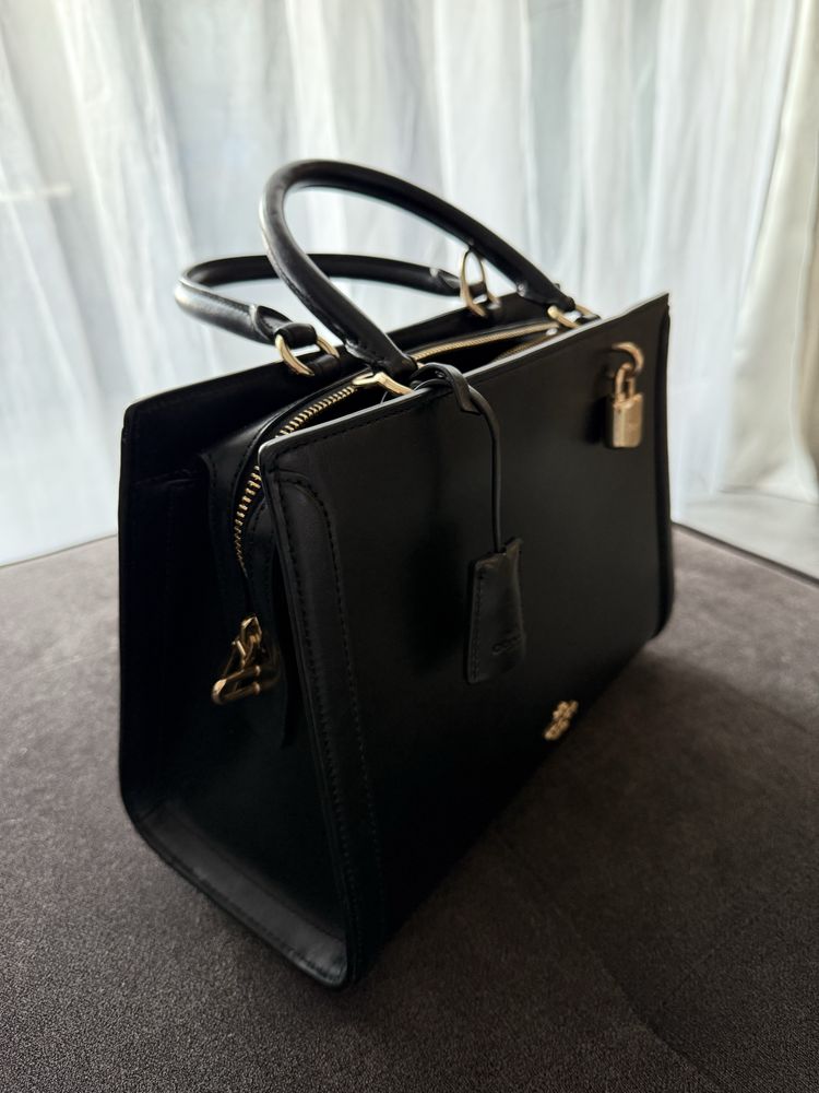 Дамска кожена чанта Coach