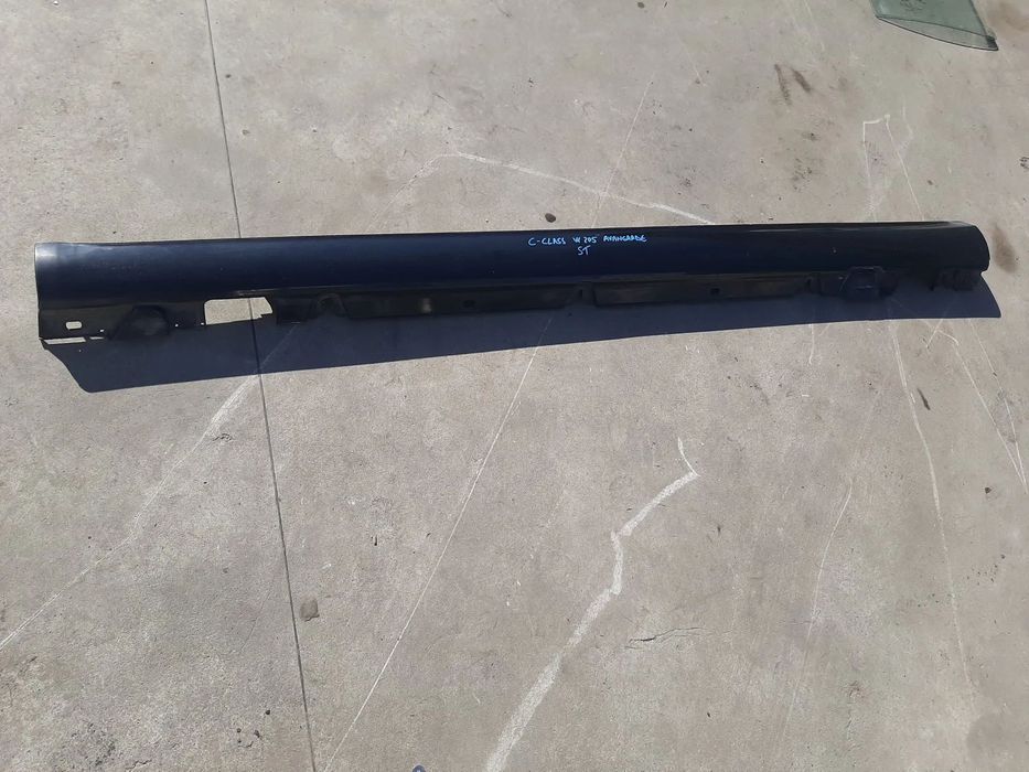 ornament prag stanga  mercedes c-class w205 avangarde  2016 a2056907102