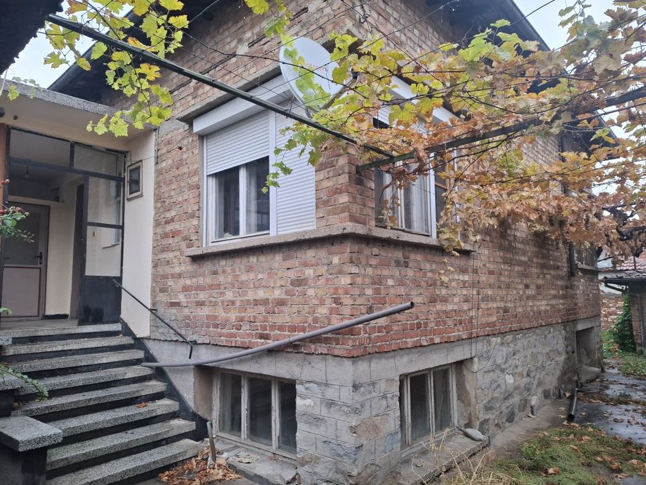 Къща в Казанлък в близост до магазин Лидал