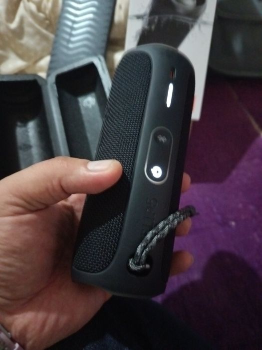 Jbl flip 5 новый.