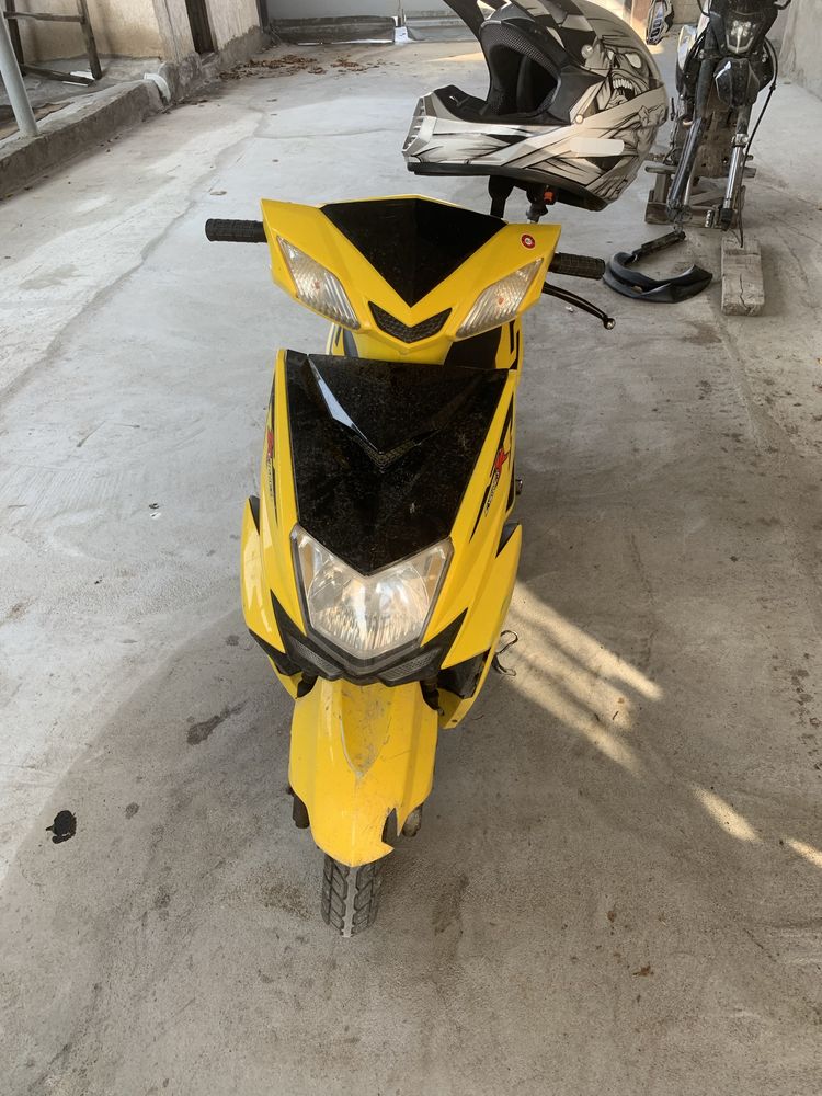 мопед 125 кубов