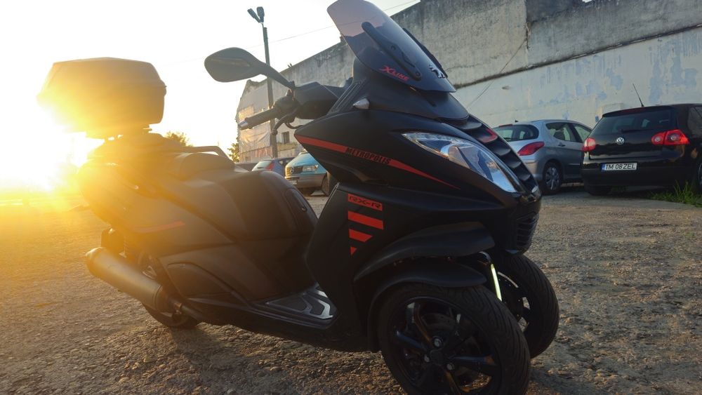 Peugeot metropolis 400i, se conduce cu B