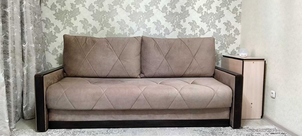 Диван в хорошем состоянии