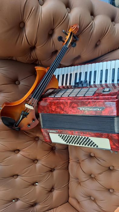 Vând acordeon weltmelster stella si vioara