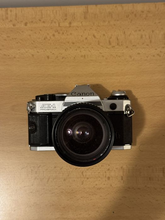 Canon AE-1 Фотоапарати