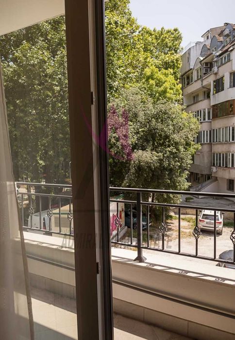 Дава се под наем Тристаен апартамент в Варна, ЖП Гара - 1023 кв.м за 1023 € - Снимка #8