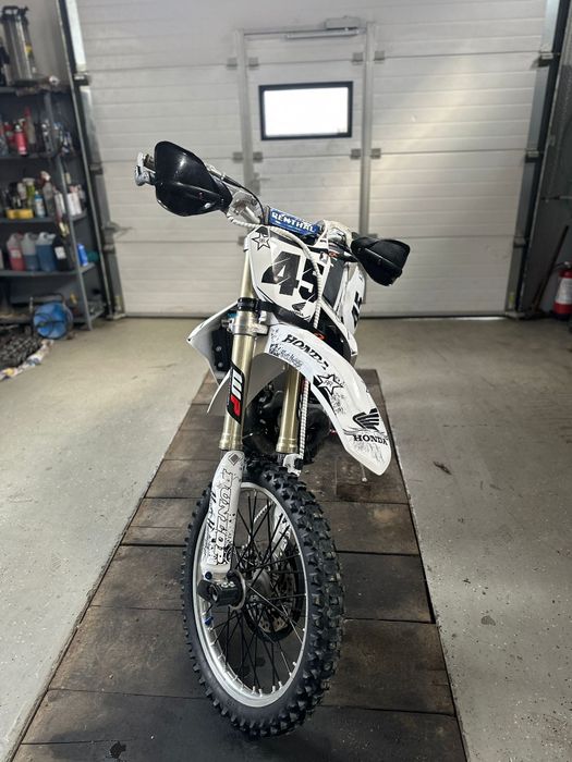 Honda - CRE-250cc 2T