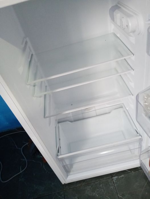 Vând frigider/aragaz(butelie)