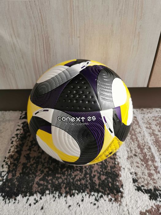 Футболна топка за тренировки и мачове. Чисто нова. Размер 5