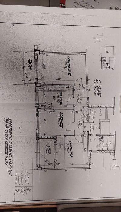 Apartament 3 camere, strada Zimbrului etaj 2/4