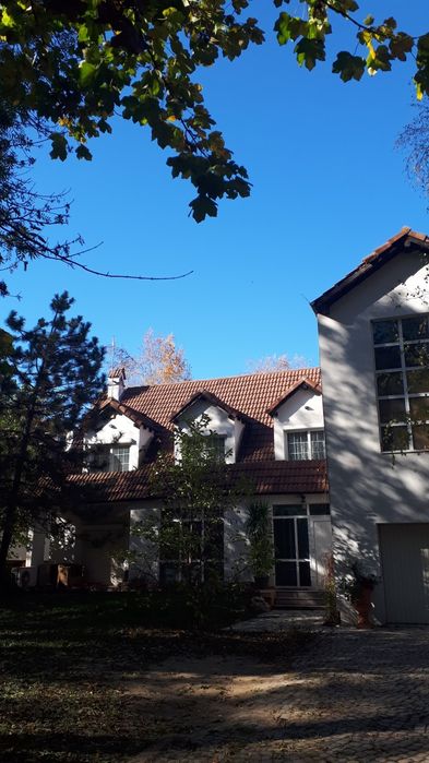 Particular inchiriez vila 5camere cu CT