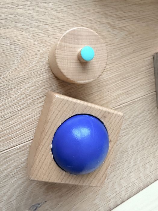 Set Lovevery 11-12 luni The Thinker