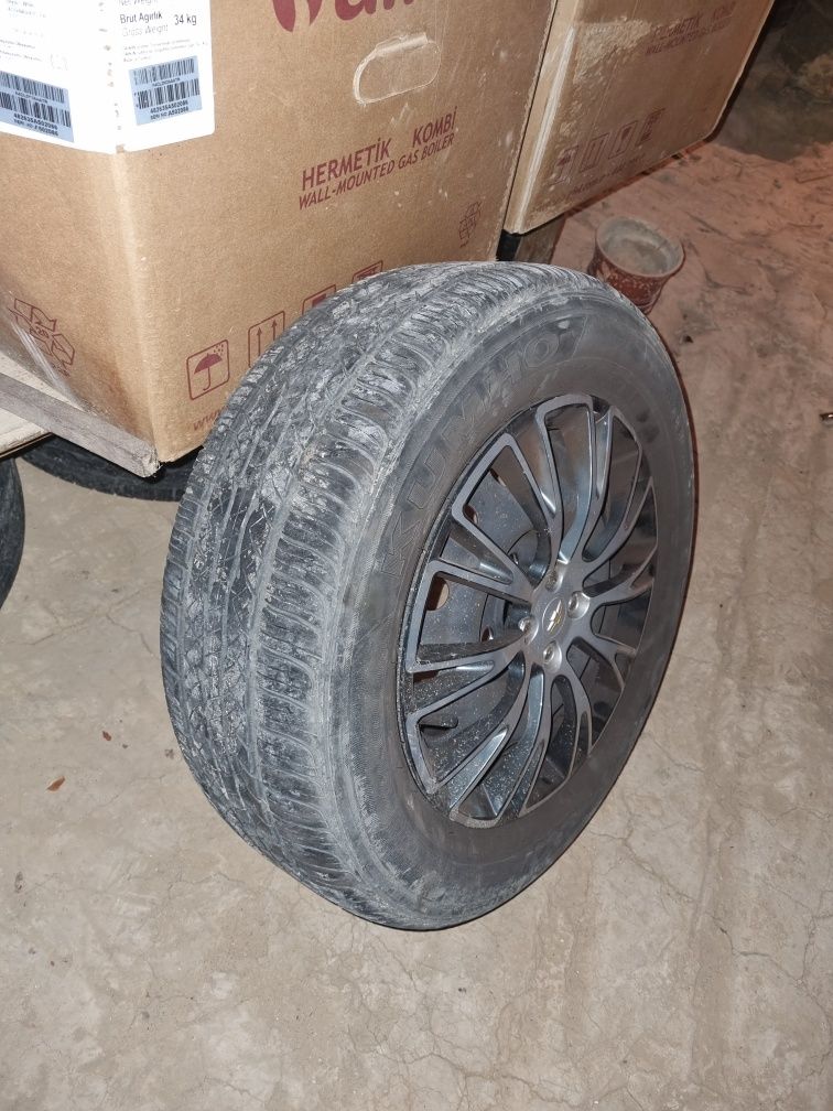 Kumho Solus 195/60/14 идеал