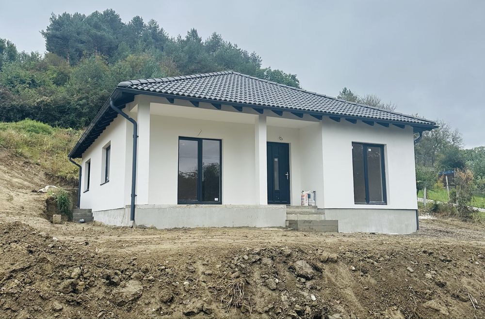 De vânzare casă modernă în Livezeni