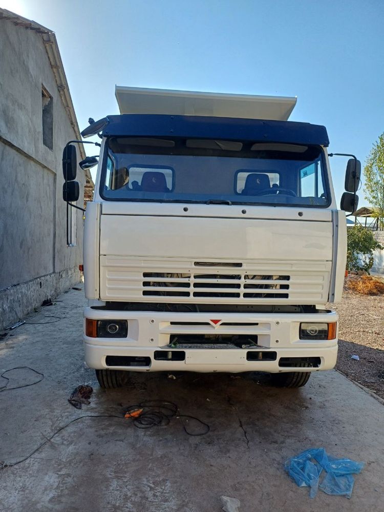 Kamaz sotiladi yangi kraskadan chiqan