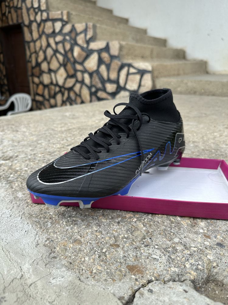 Продавам бутонки Air zoom mercurial