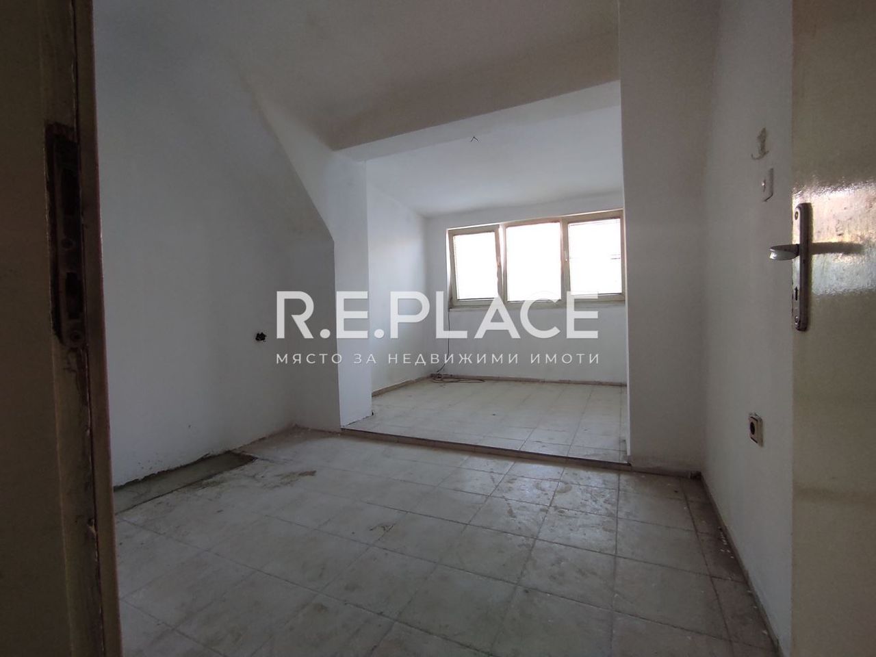 Продава се Многостаен апартамент в Варна, Колхозен пазар - 140 кв.м за 1214 €/кв.м - Снимка #3