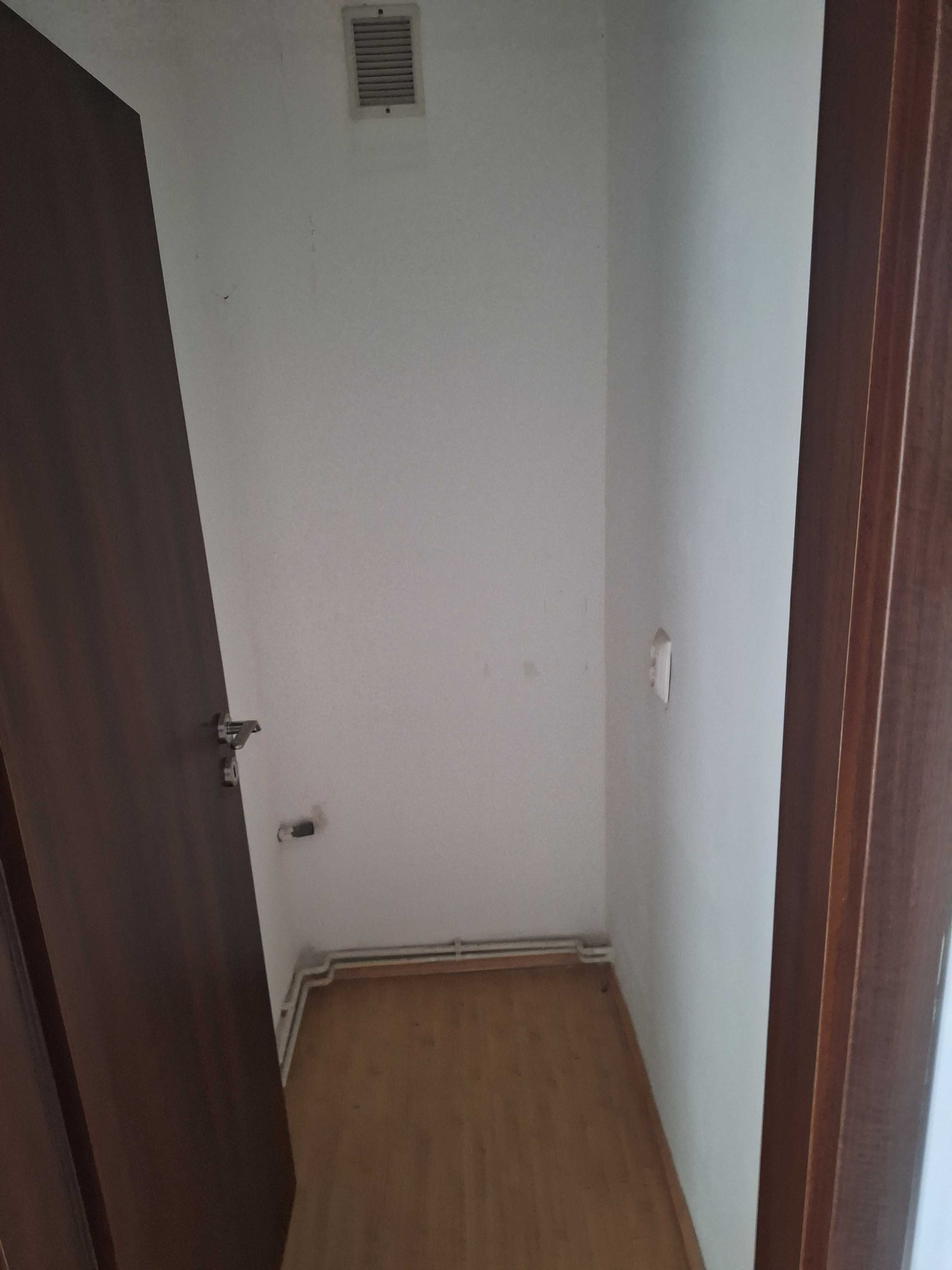 Vand apartament decomandat 3 camere Lugoj
